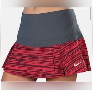 Nike Victory Printed Pleated Skirt Tennis Skort
Striped Pink Gray Small
